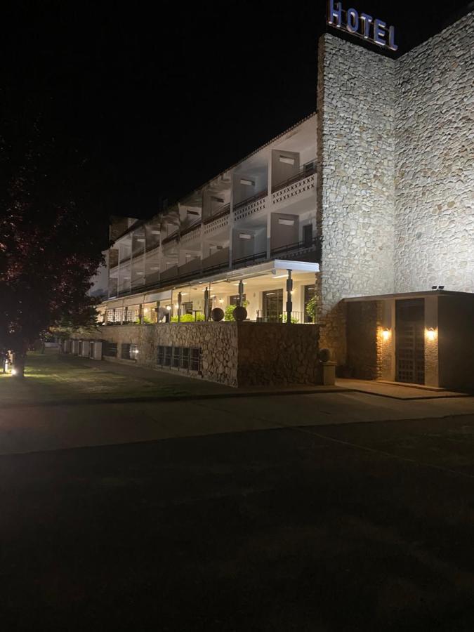 Hotel Las Cigueenas ตรูคีโย ภายนอก รูปภาพ