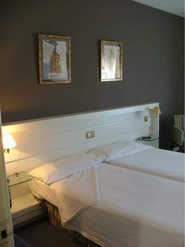 Hotel Las Cigueenas ตรูคีโย ภายนอก รูปภาพ